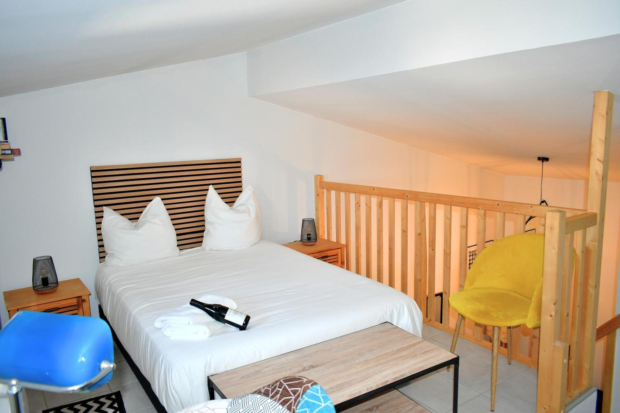 Appartement ღ Le Cocon Montilien - Confortable T2 Avec Wifi *